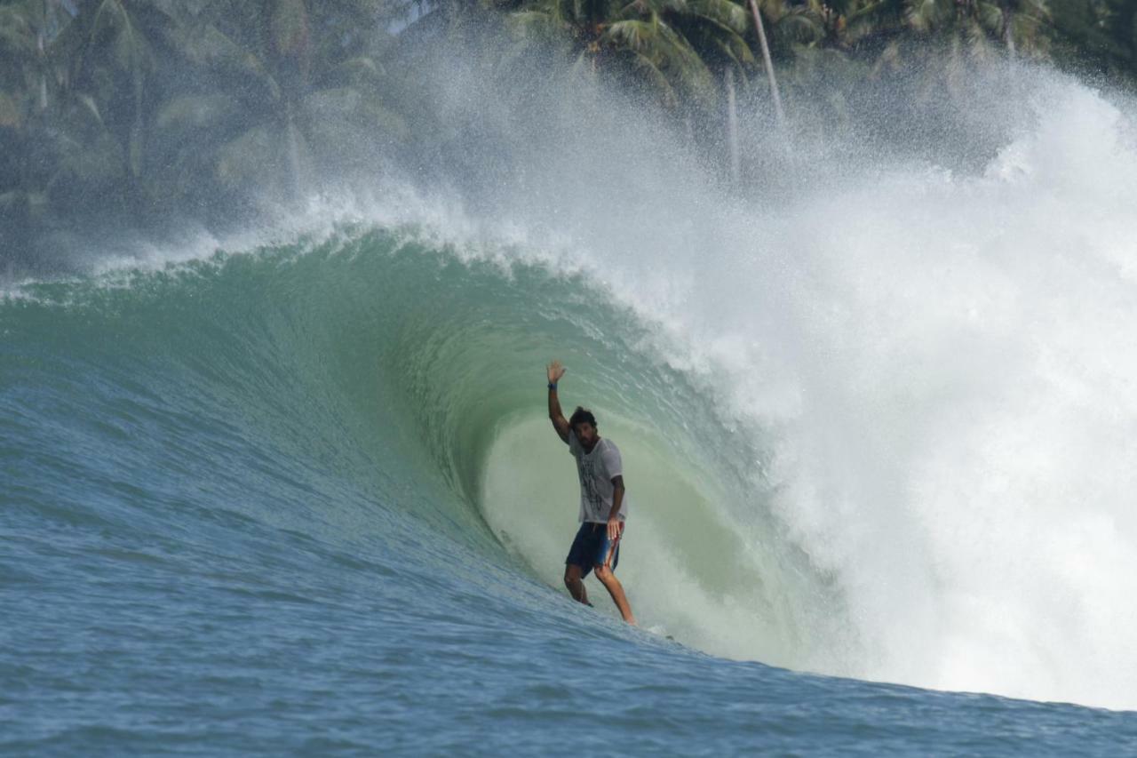 Oseda Nias Surf House Hilibotodane Exterior foto